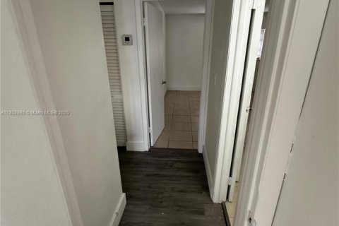 Townhouse in Lauderhill, Florida 2 bedrooms, 94.76 sq.m. № 1877571 - photo 12