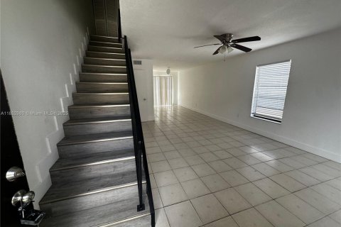 Townhouse in Lauderhill, Florida 2 bedrooms, 94.76 sq.m. № 1877571 - photo 3