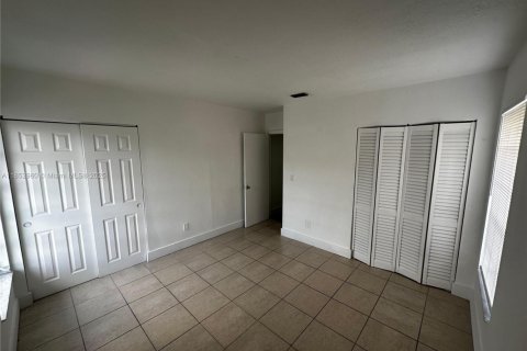Townhouse in Lauderhill, Florida 2 bedrooms, 94.76 sq.m. № 1877571 - photo 10