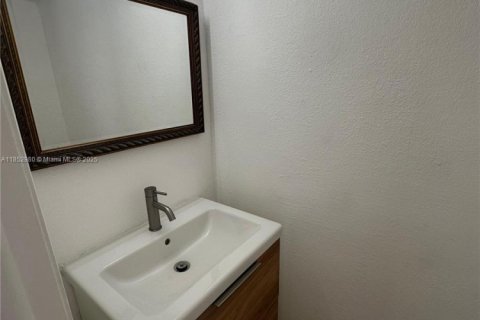 Townhouse in Lauderhill, Florida 2 bedrooms, 94.76 sq.m. № 1877571 - photo 6