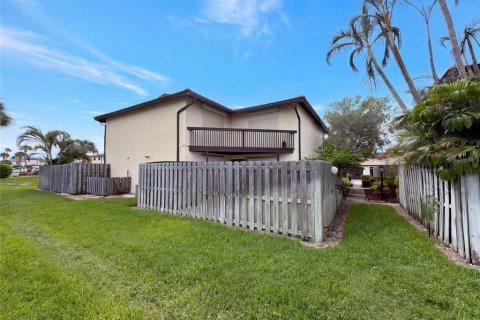 Touwnhouse à vendre à Melbourne Beach, Floride: 2 chambres, 106.65 m2 № 2418990 - photo 5