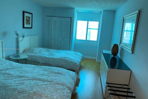 Copropriété à louer à Miami, Floride: 2 chambres, 84.91 m2 № 1875038 - photo 2