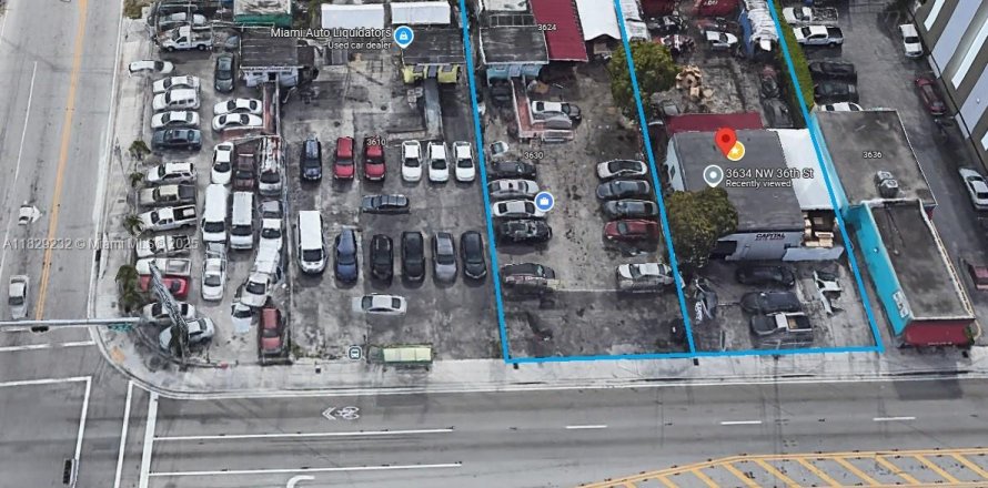 Commercial property in Miami, Florida № 1804438