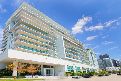 Condo in Miami, Florida, 2 bedrooms  № 2044071