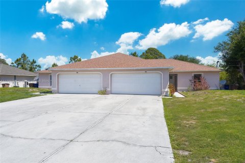 Commercial property in Lehigh Acres, Florida № 1741636 - photo 4