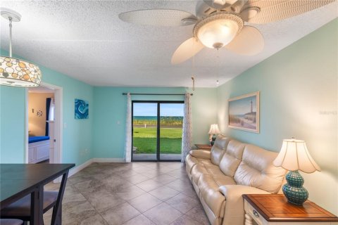 Condominio en venta en Ormond Beach, Florida, 2 dormitorios, 86.96 m2 № 2205111 - foto 9