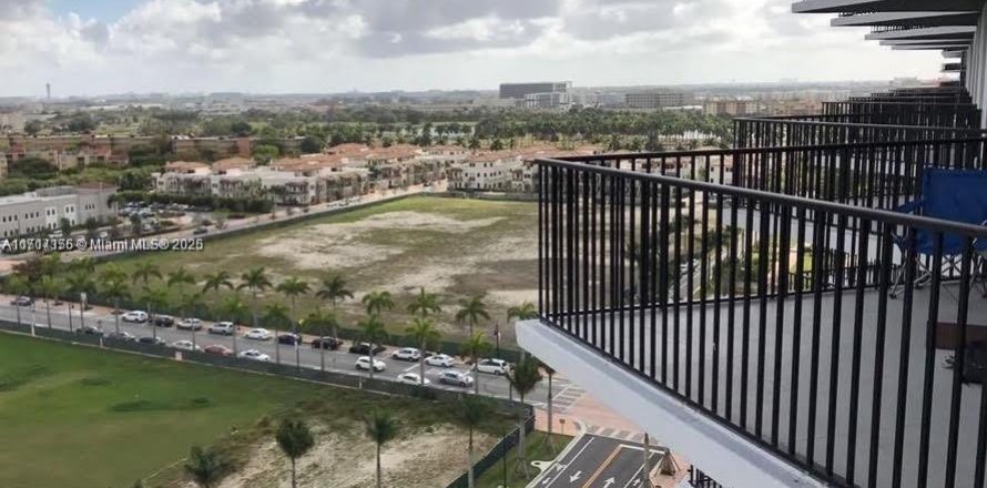 Condo à Doral, Floride, 2 chambres  № 1977809