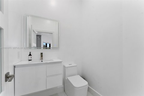 Villa ou maison à vendre à Miami, Floride: 4 chambres, 219.62 m2 № 2007306 - photo 27