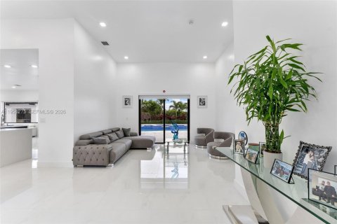 Villa ou maison à vendre à Miami, Floride: 4 chambres, 219.62 m2 № 2007306 - photo 5
