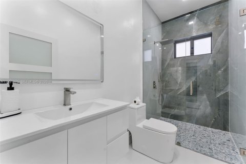 Villa ou maison à vendre à Miami, Floride: 4 chambres, 219.62 m2 № 2007306 - photo 23