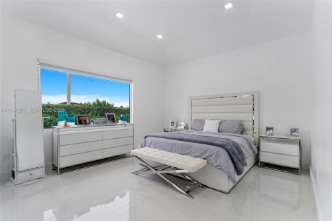 Villa ou maison à vendre à Miami, Floride: 4 chambres, 219.62 m2 № 2007306 - photo 19