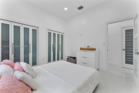 Villa ou maison à vendre à Miami, Floride: 4 chambres, 219.62 m2 № 2007306 - photo 22