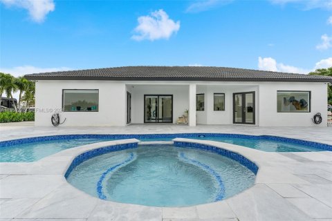 Villa ou maison à vendre à Miami, Floride: 4 chambres, 219.62 m2 № 2007306 - photo 29