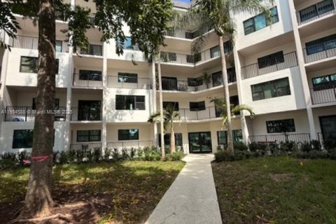 Купить кондоминиум в Форт-Лодердейл, Флорида 2 спальни, 78.97м2, № 1957251 - фото 3