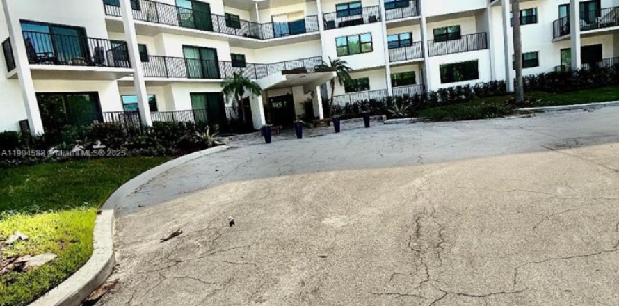 Кондоминиум с 2 спальнями в Форт-Лодердейл, Флорида № 1957251