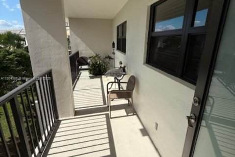 Купить кондоминиум в Форт-Лодердейл, Флорида 2 спальни, 78.97м2, № 1957251 - фото 6