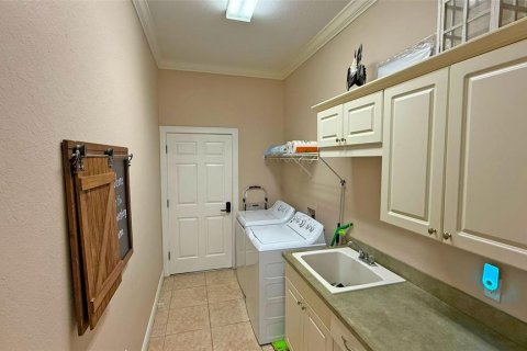 House in Auburndale, Florida 4 bedrooms, 360 sq.m. № 1912217 - photo 20