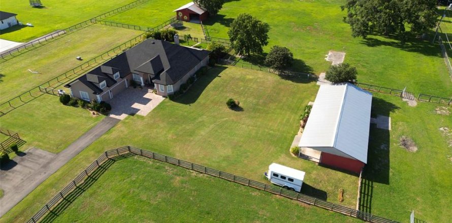 Villa ou maison à Auburndale, Floride 4 chambres, 360 m2 № 1912217