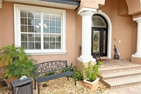 House in Auburndale, Florida 4 bedrooms, 360 sq.m. № 1912217 - photo 4