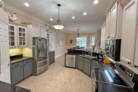 House in Auburndale, Florida 4 bedrooms, 360 sq.m. № 1912217 - photo 8