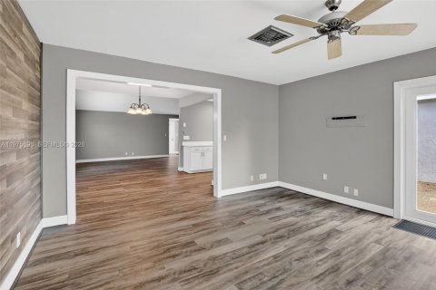 Купить виллу или дом в Санрайз, Флорида 4 спальни, 153.94м2, № 2044393 - фото 13