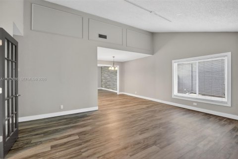 Купить виллу или дом в Санрайз, Флорида 4 спальни, 153.94м2, № 2044393 - фото 2