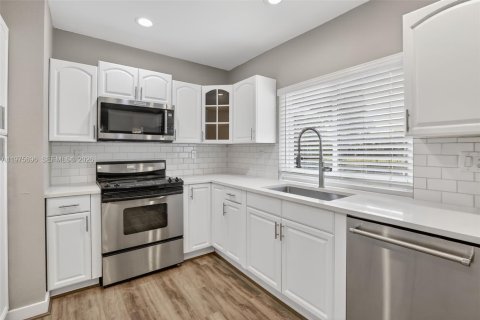 Купить виллу или дом в Санрайз, Флорида 4 спальни, 153.94м2, № 2044393 - фото 9