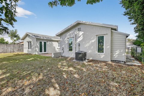 Купить виллу или дом в Санрайз, Флорида 4 спальни, 153.94м2, № 2044393 - фото 30