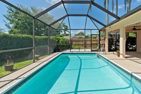 House in Wellington, Florida 3 bedrooms, 181.53 sq.m. № 1120996 - photo 1