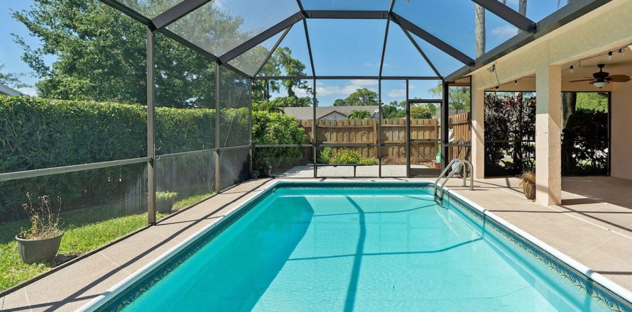 House in Wellington, Florida 3 bedrooms, 181.53 sq.m. № 1120996