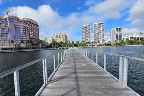 Condo in West Palm Beach, Florida, 2 bedrooms № 2262743 - photo 17