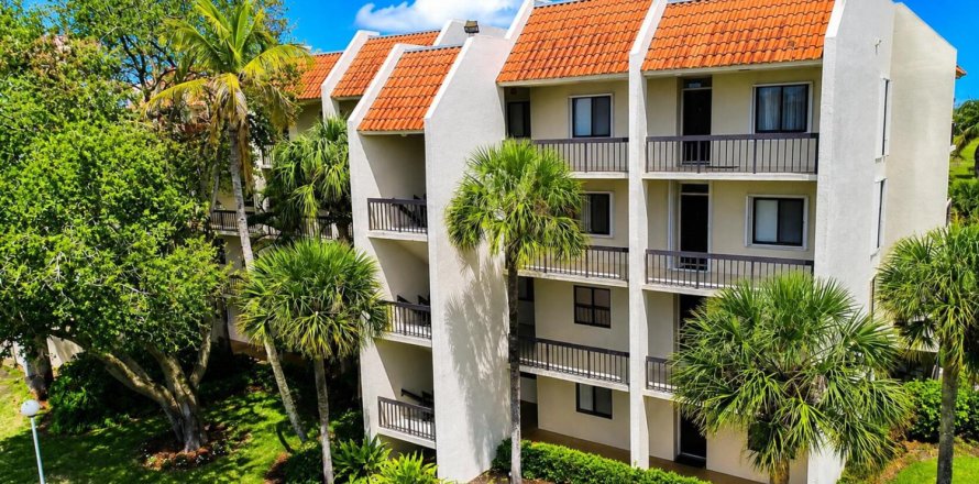Condo in West Palm Beach, Florida, 2 bedrooms № 2262743