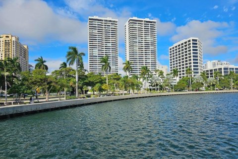 Condo in West Palm Beach, Florida, 2 bedrooms № 2262743 - photo 18