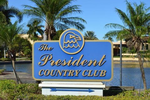 Condo in West Palm Beach, Florida, 2 bedrooms № 2262743 - photo 19