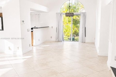 Villa ou maison à vendre à Weston, Floride: 3 chambres, 165.18 m2 № 2087856 - photo 10
