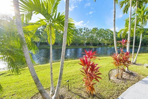 Villa ou maison à vendre à Weston, Floride: 3 chambres, 165.18 m2 № 2087856 - photo 30