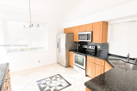 Villa ou maison à vendre à Weston, Floride: 3 chambres, 165.18 m2 № 2087856 - photo 15