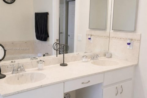 Villa ou maison à vendre à Weston, Floride: 3 chambres, 165.18 m2 № 2087856 - photo 24