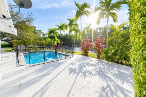 Villa ou maison à vendre à Weston, Floride: 3 chambres, 165.18 m2 № 2087856 - photo 29