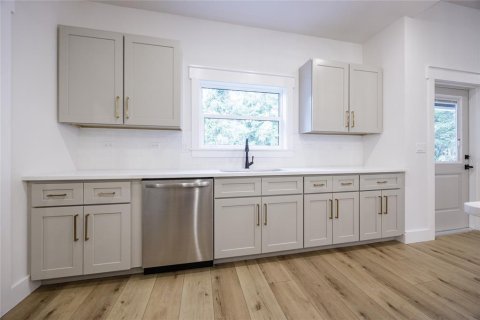 House in Fanning Springs, Florida 3 bedrooms, 171.4 sq.m. № 1883691 - photo 17