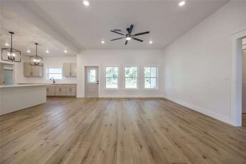 House in Fanning Springs, Florida 3 bedrooms, 171.4 sq.m. № 1883691 - photo 9