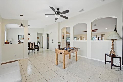 House in Port St. Lucie, Florida 4 bedrooms, 200.48 sq.m. № 2391969 - photo 10