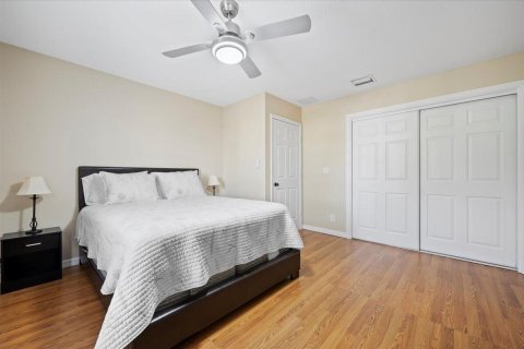 House in Port St. Lucie, Florida 4 bedrooms, 200.48 sq.m. № 2391969 - photo 19