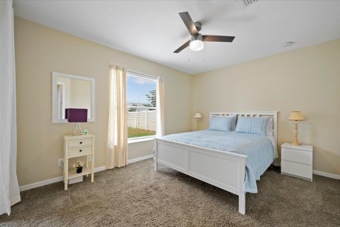 House in Port St. Lucie, Florida 4 bedrooms, 200.48 sq.m. № 2391969 - photo 15