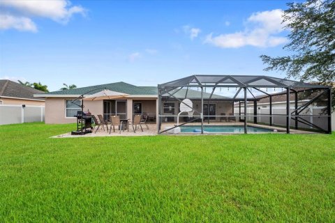 House in Port St. Lucie, Florida 4 bedrooms, 200.48 sq.m. № 2391969 - photo 2