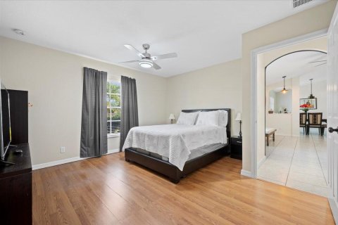House in Port St. Lucie, Florida 4 bedrooms, 200.48 sq.m. № 2391969 - photo 18