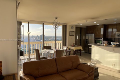 Condo in Aventura, Florida, 2 bedrooms  № 1716110 - photo 7