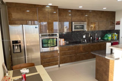 Condo in Aventura, Florida, 2 bedrooms  № 1716110 - photo 2