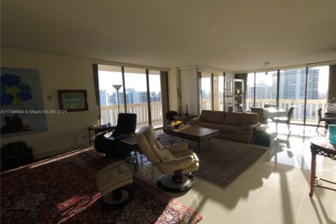 Condo in Aventura, Florida, 2 bedrooms  № 1716110 - photo 5