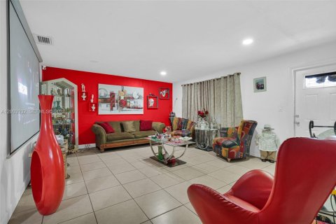 Villa ou maison à vendre à Hialeah, Floride: 4 chambres, 169.64 m2 № 2146445 - photo 20